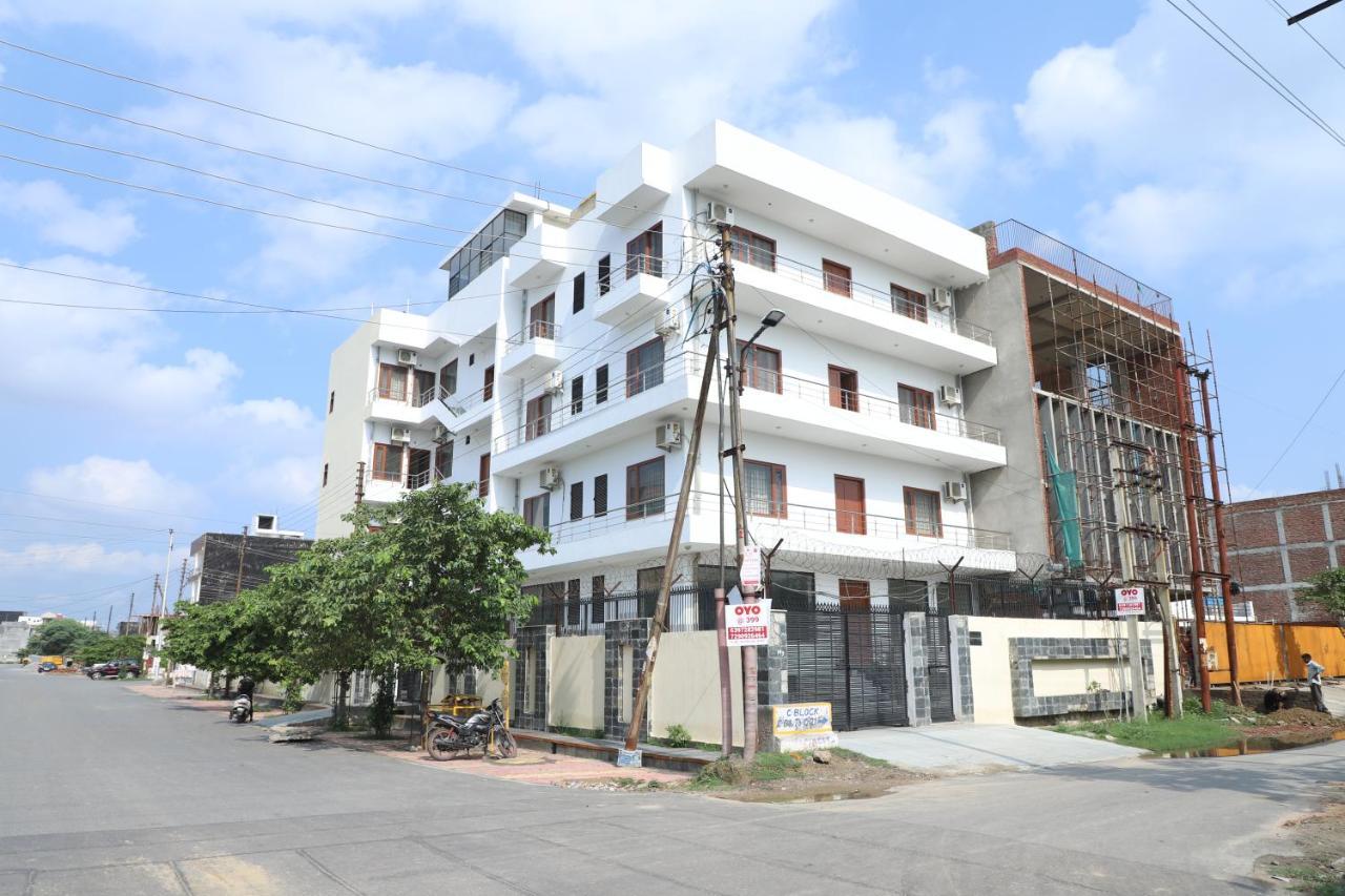 Hotel The York - Couple-Unfriendly Hotel Noida Exterior foto